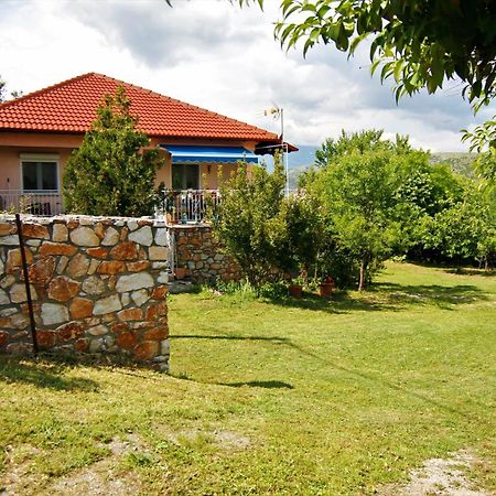 Countryside Cottage With Garden & Lake View Peraia  Eksteriør bilde
